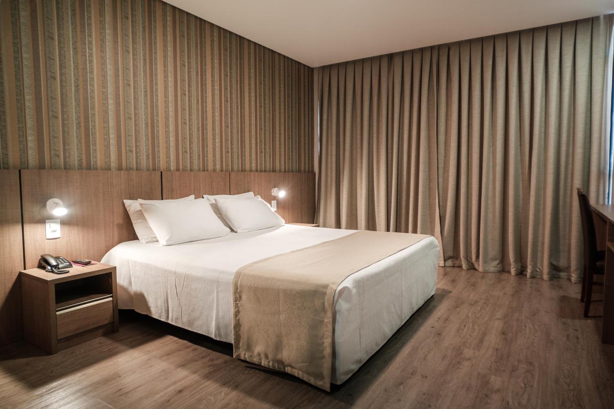 Bello Hotel Toledo  Exterior photo