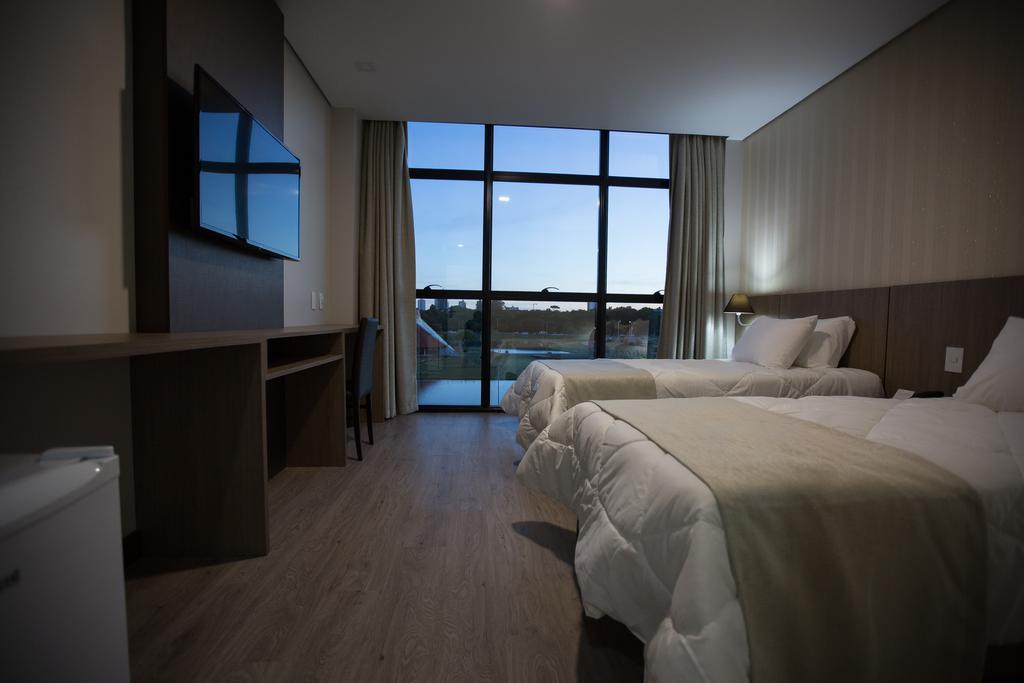 Bello Hotel Toledo  Exterior photo