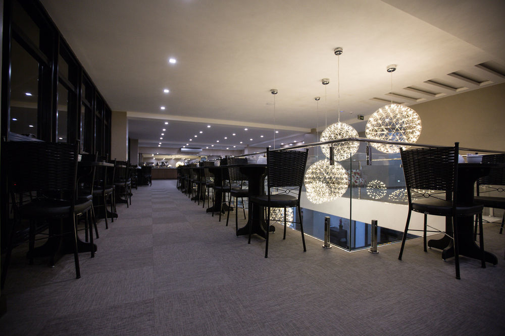 Bello Hotel Toledo  Exterior photo